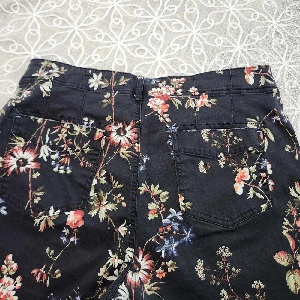 Anthropologie Pilcro The Demilune Floral Print Bootcut Utility Pants - Picture 5 of 16